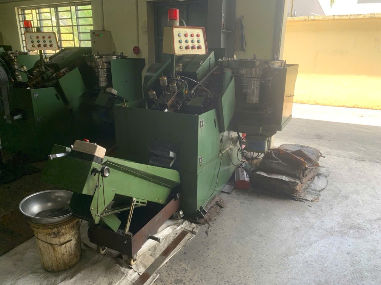 Screw making machine 3.jpg